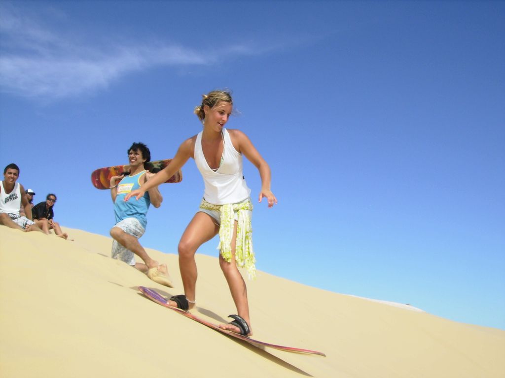 Woman_sandboarding_1